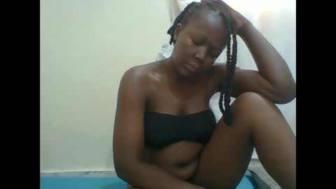 PAULINE online show from November 1, 2025, 6:37 am