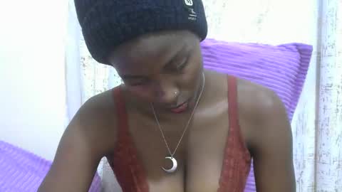Snapshot of sexytinyy chatting on October 5, 2025, 8:18 pm maria online show from October 5, 2025, 8:18 pm