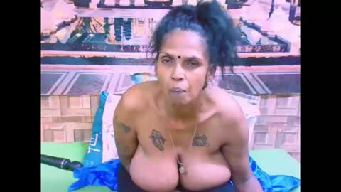 sexyva4u2luv online show from September 16, 2025, 9:49 pm