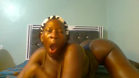 VIVIAN online show from February 1, 2025, 8:08 am