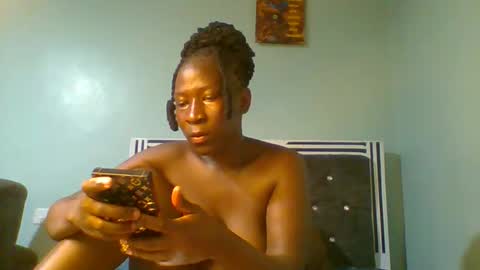 VIVIAN online show from March 6, 2025, 6:52 am