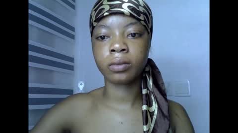 sexyxpeach online show from December 1, 2025, 6:35 pm