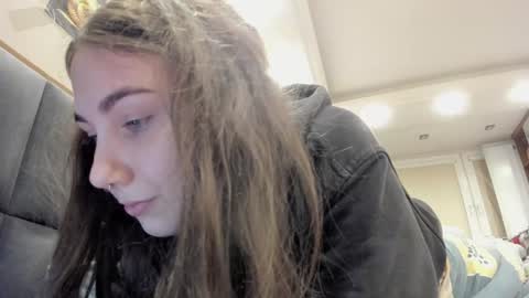 Snapshot of shadow_raffi chatting on December 2, 2024, 1:36 am shadow_raffi online show from December 2, 2024, 1:36 am