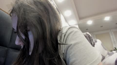 Snapshot of shadow_raffi chatting on January 5, 2025, 3:02 pm shadow_raffi online show from January 5, 2025, 3:02 pm