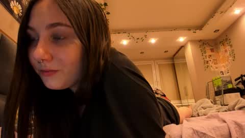 Snapshot of shadow_raffi chatting on September 28, 2025, 2:39 am shadow_raffi online show from September 28, 2025, 2:39 am