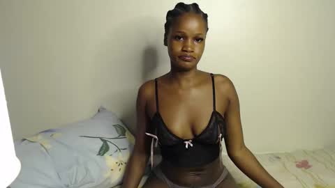 Snapshot of shakkiecam chatting on October 21, 2025, 4:41 pm Shaky online show from October 21, 2025, 4:41 pm