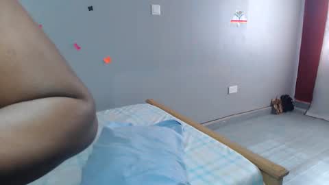 shaky xxx online show from February 26, 2025, 6:26 am