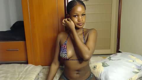 shaky xxx online show from November 9, 2025, 1:04 am