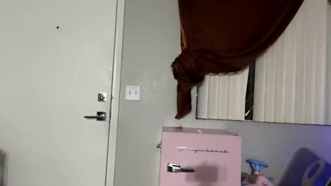 Snapshot of shamanwoman chatting on December 2, 2024, 5:04 am Shaman Woman online show from December 2, 2024, 5:04 am