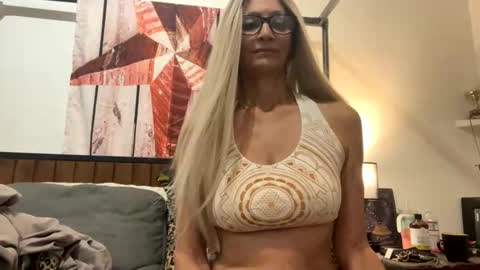 Snapshot of shamanwoman chatting on November 7, 2025, 5:07 am Shaman Woman online show from November 7, 2025, 5:07 am