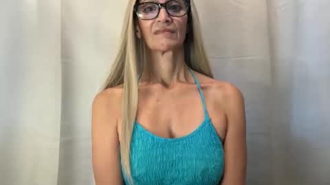 Snapshot of shamanwoman chatting on November 13, 2025, 6:29 pm Shaman Woman online show from November 13, 2025, 6:29 pm