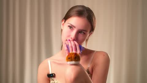 Emmy online show from October 20, 2025, 1:06 am