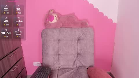 Emily online show from November 17, 2025, 10:04 pm