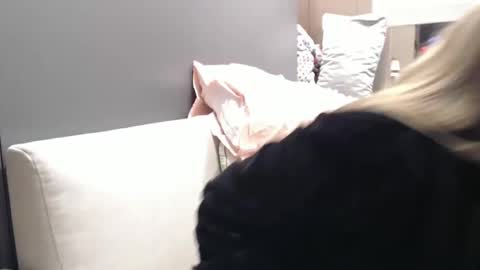 Snapshot of shannon07 chatting on December 27, 2024, 1:22 am Shannon07 online show from December 27, 2024, 1:22 am