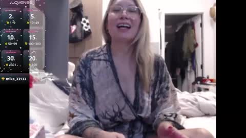 Snapshot of shannon07 chatting on November 3, 2025, 6:53 pm Shannon07 online show from November 3, 2025, 6:53 pm