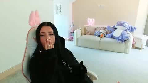 Shanmais online show from September 9, 2025, 10:48 am