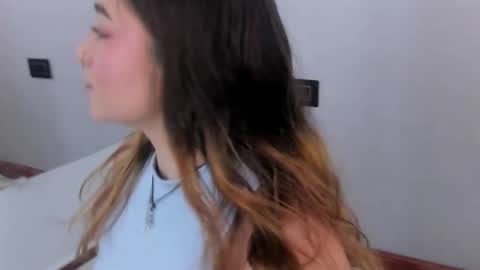 Snapshot of shanntal__ chatting on September 24, 2025, 8:01 pm Shanntal online show from September 24, 2025, 8:01 pm