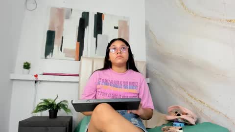 Snapshot of shanon_marel chatting on September 22, 2025, 12:18 pm SHANON online show from September 22, 2025, 12:18 pm