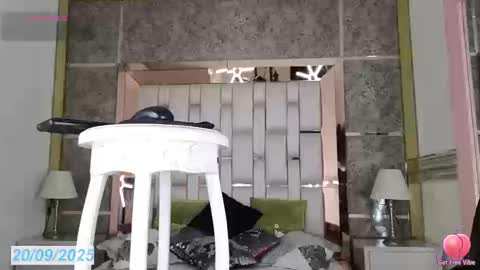 Snapshot of shantal_chocolet chatting on September 20, 2025, 2:18 pm Shantal Chocolet online show from September 20, 2025, 2:18 pm