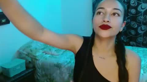 Snapshot of shantal_d03 chatting on January 23, 2025, 2:02 am shantal_d03 online show from January 23, 2025, 2:02 am