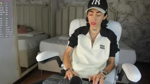 Snapshot of shantal_thompson21 chatting on November 25, 2025, 3:50 am Shantal online show from November 25, 2025, 3:50 am