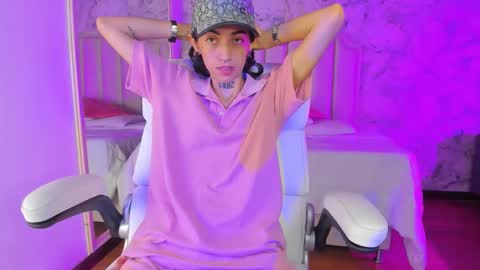 Snapshot of shantal_thompson21 chatting on November 29, 2025, 3:53 am Shantal online show from November 29, 2025, 3:53 am