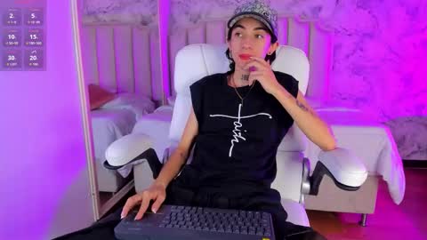 Snapshot of shantal_thompson21 chatting on November 30, 2025, 3:10 am Shantal online show from November 30, 2025, 3:10 am