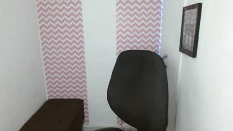 Snapshot of shantalcarson chatting on December 4, 2025, 3:32 pm Dayana online show from December 4, 2025, 3:32 pm