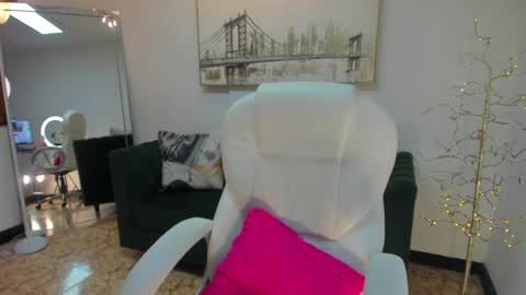 Shantall wills online show from February 1, 2025, 8:47 pm