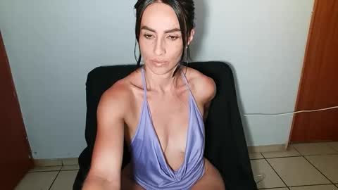 Snapshot of shantalxxx67 chatting on November 19, 2025, 11:27 pm shantal online show from November 19, 2025, 11:27 pm