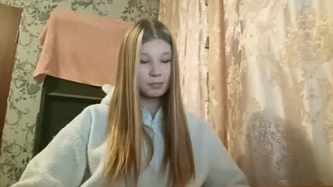 Snapshot of shantiardelean chatting on November 16, 2025, 12:22 pm Jess online show from November 16, 2025, 12:22 pm