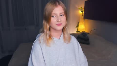 Snapshot of shantiyagin chatting on October 31, 2025, 9:16 pm Polly online show from October 31, 2025, 9:16 pm