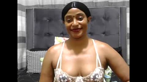 Snapshot of shany922 chatting on February 16, 2025, 12:30 am shany922 online show from February 16, 2025, 12:30 am