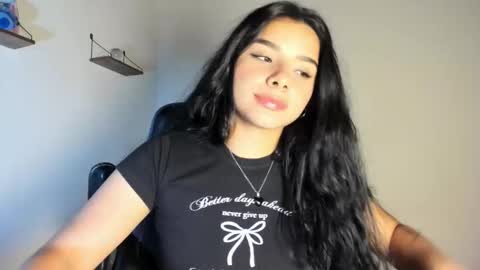 Sara online show from November 17, 2025, 5:02 am