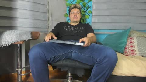 jhon deibyd online show from January 7, 2025, 1:46 pm