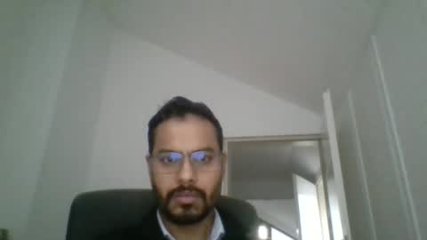 sharmamanxyz online show from November 4, 2025, 3:44 pm