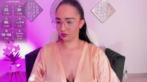 Snapshot of sharon_breezee chatting on September 12, 2025, 5:07 am sharon_breezee online show from September 12, 2025, 5:07 am