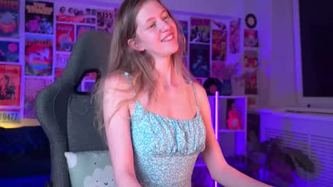 Snapshot of sharonevansi chatting on February 5, 2025, 3:31 pm Sharon online show from February 5, 2025, 3:31 pm