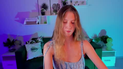 Snapshot of sharonevansi chatting on February 8, 2025, 2:49 pm Sharon online show from February 8, 2025, 2:49 pm