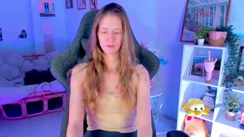 Snapshot of sharonevansi chatting on March 6, 2025, 7:21 pm Sharon online show from March 6, 2025, 7:21 pm