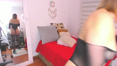 Snapshot of sharonvelvet chatting on January 7, 2025, 4:59 pm Sharon online show from January 7, 2025, 4:59 pm