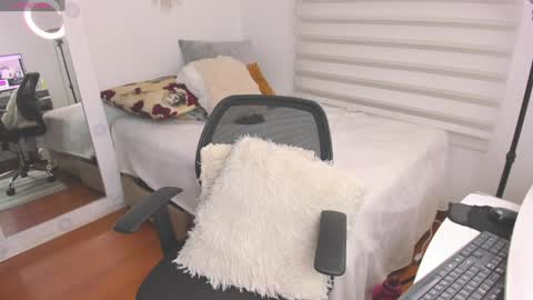 Snapshot of sharonvelvet chatting on January 26, 2025, 4:30 pm Sharon online show from January 26, 2025, 4:30 pm