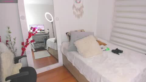 Snapshot of sharonvelvet chatting on February 11, 2025, 6:44 pm Sharon online show from February 11, 2025, 6:44 pm