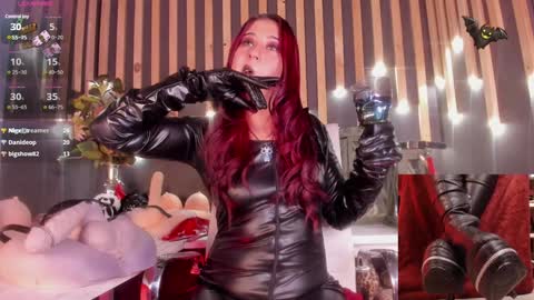 Snapshot of sharoon_gold chatting on January 17, 2025, 8:56 am Your mistress Sharon online show from January 17, 2025, 8:56 am
