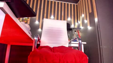 Snapshot of sharoon_gold chatting on January 28, 2025, 10:02 am Your mistress Sharon online show from January 28, 2025, 10:02 am