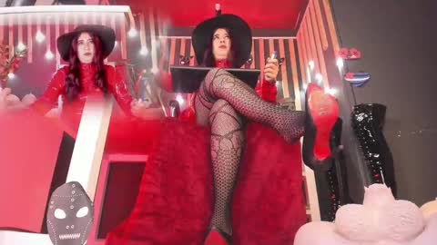 Snapshot of sharoon_gold chatting on February 22, 2025, 10:42 pm Your mistress Sharon online show from February 22, 2025, 10:42 pm