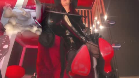 Snapshot of sharoon_gold chatting on March 4, 2025, 6:26 am Your mistress Sharon online show from March 4, 2025, 6:26 am