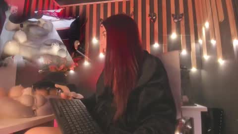 Snapshot of sharoon_gold chatting on March 4, 2025, 10:13 am Your mistress Sharon online show from March 4, 2025, 10:13 am