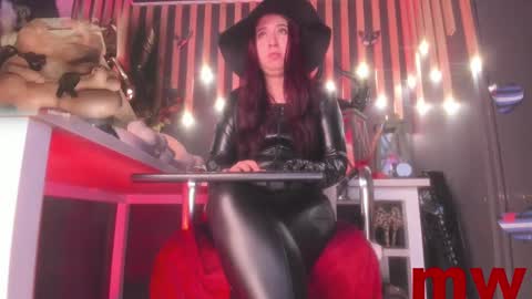 Snapshot of sharoon_gold chatting on March 11, 2025, 9:24 am Your mistress Sharon online show from March 11, 2025, 9:24 am