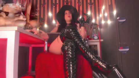 Snapshot of sharoon_gold chatting on March 11, 2025, 11:04 pm Your mistress Sharon online show from March 11, 2025, 11:04 pm